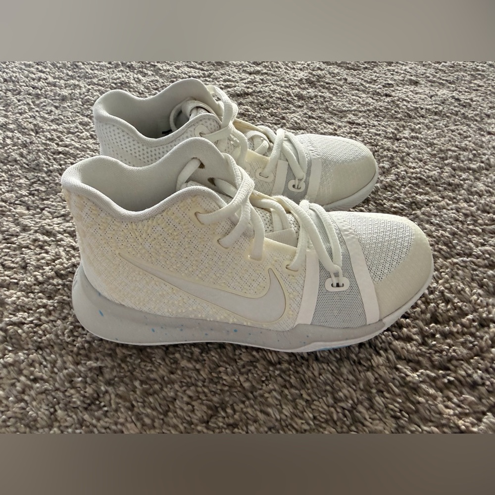 Nike Kyrie 3 Ivory